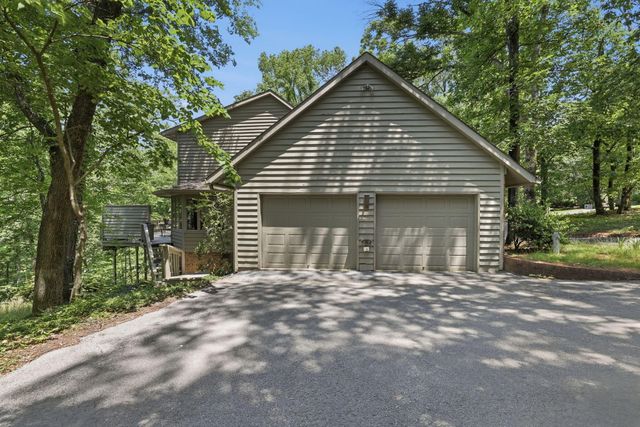 29 Rock Crest Drive, Signal Mountain, TN 37377