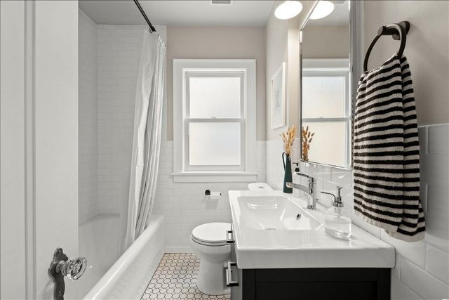 4433 Oliver Avenue N, Minneapolis, MN 55412