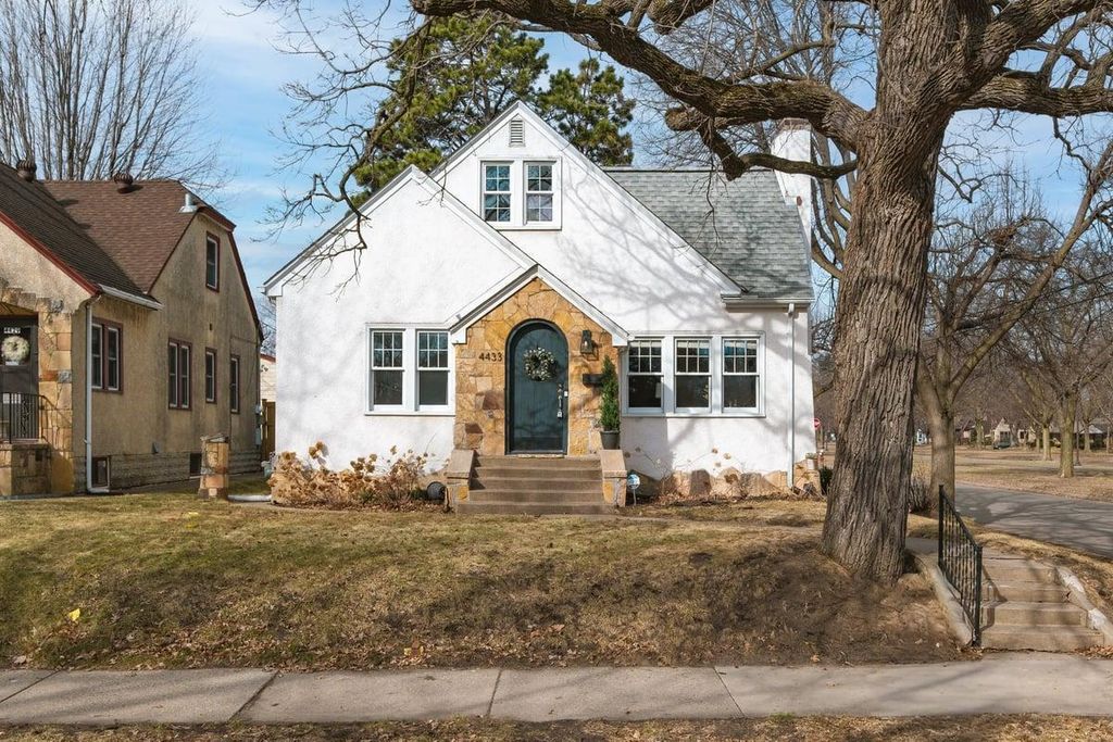 4433 Oliver Avenue N, Minneapolis, MN 55412