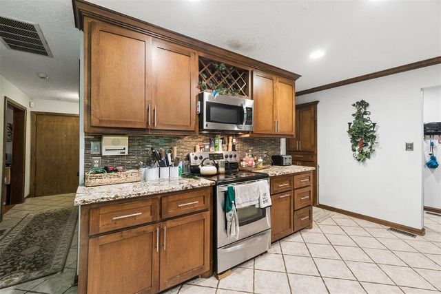 2415 Weatherford Drive, Norman, OK 73071