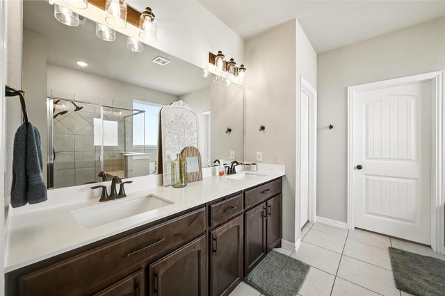 136 Meadow Vista Drive, Rhome, TX 76078