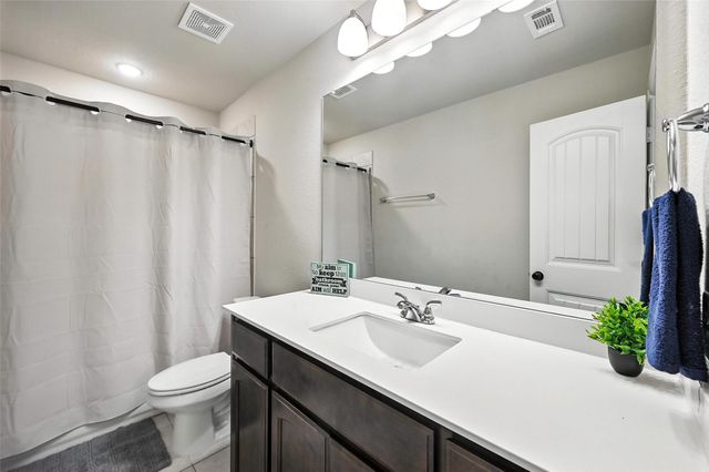 136 Meadow Vista Drive, Rhome, TX 76078