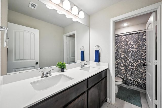 136 Meadow Vista Drive, Rhome, TX 76078