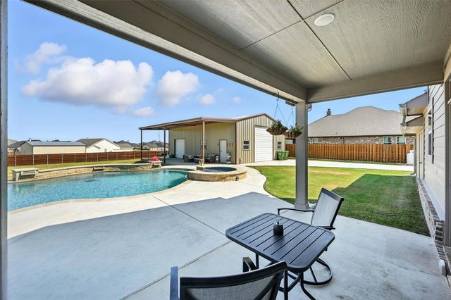 136 Meadow Vista Drive, Rhome, TX 76078