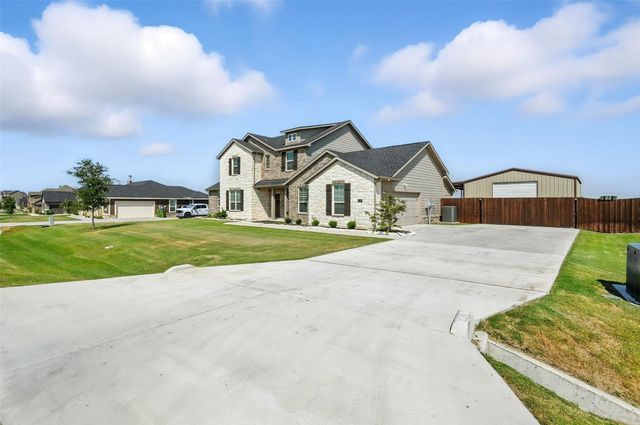 136 Meadow Vista Drive, Rhome, TX 76078