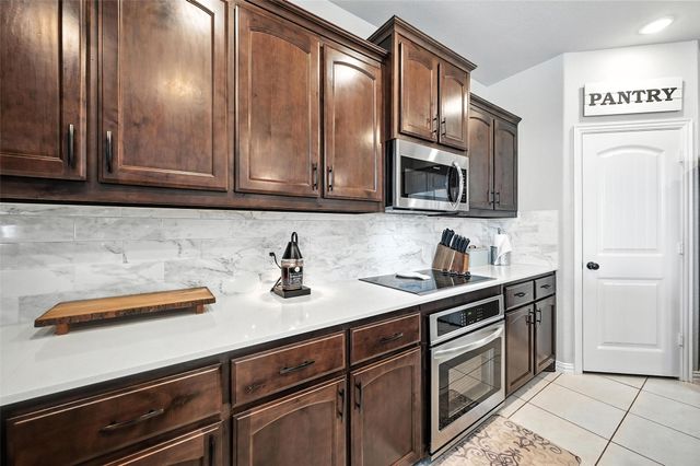 136 Meadow Vista Drive, Rhome, TX 76078