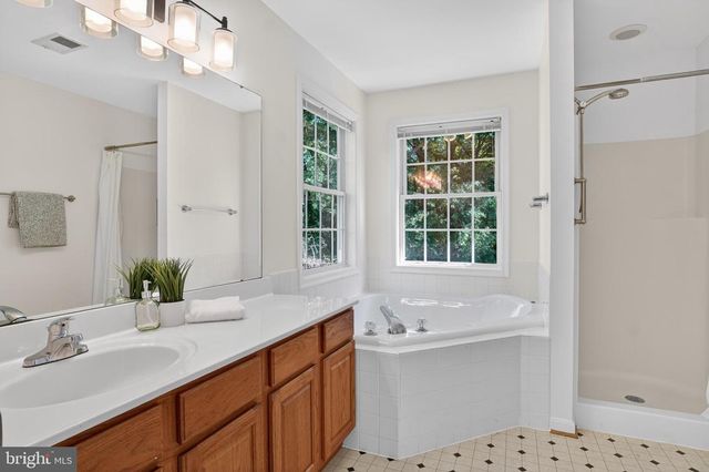 2882 PORTOBELLO CT, Waldorf, MD 20603