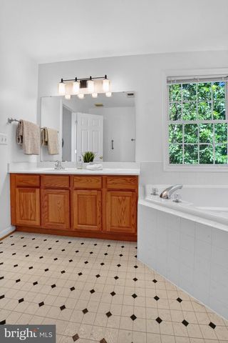 2882 PORTOBELLO CT, Waldorf, MD 20603