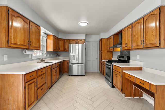 6290 Liteolier Street, Portage City, MI 49024