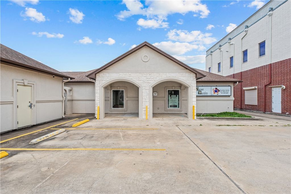 7017 S Staples St 102A, Corpus Christi, TX 78413 — photo 2