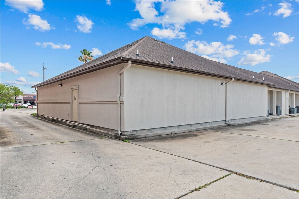 7017 S Staples St 102A, Corpus Christi, TX 78413 — photo 5