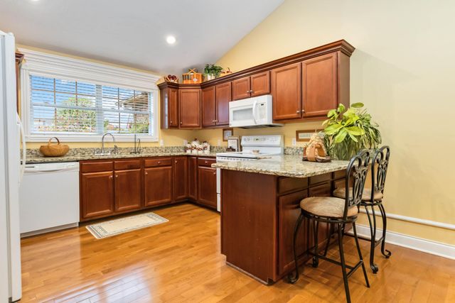 11 Pinnacle Pointe, Somerset, KY 42503