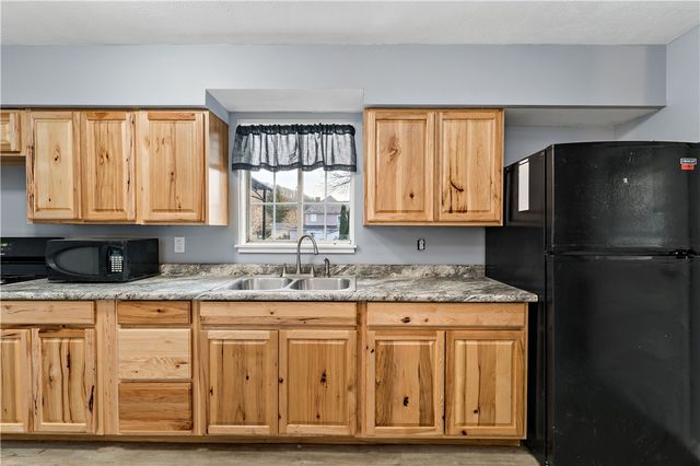 502 Washington Ave, New Galilee, PA 16141