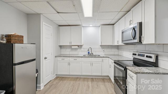 1608 Sharon Road, Winston Salem, NC 27103