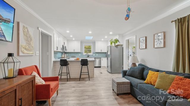 1608 Sharon Road, Winston Salem, NC 27103