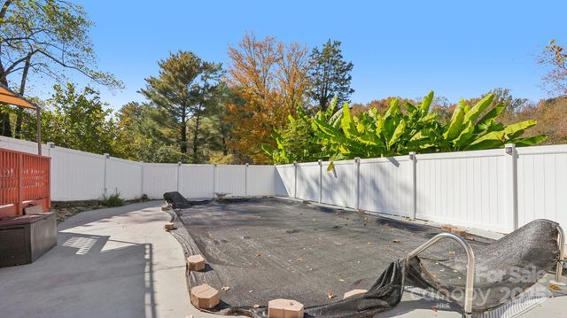 1608 Sharon Road, Winston Salem, NC 27103