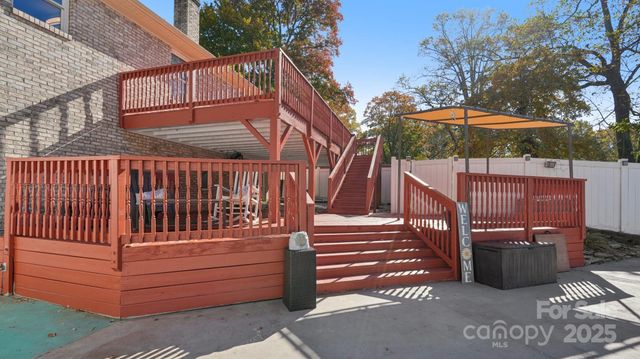 1608 Sharon Road, Winston Salem, NC 27103