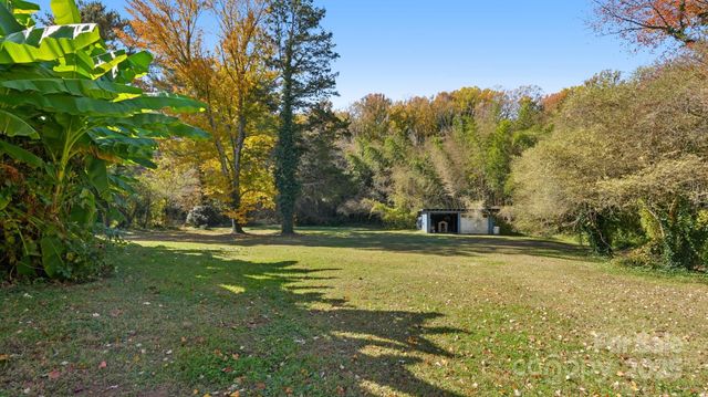 1608 Sharon Road, Winston Salem, NC 27103