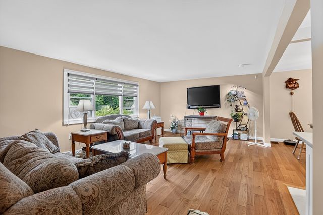 201 Swift Rd, Northbridge, MA 01588