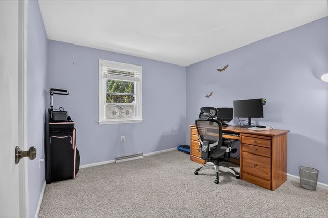 201 Swift Rd, Northbridge, MA 01588