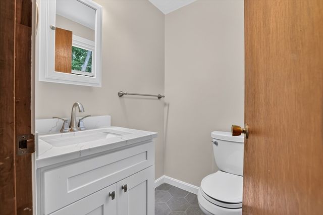 201 Swift Rd, Northbridge, MA 01588
