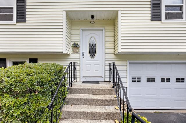 201 Swift Rd, Northbridge, MA 01588
