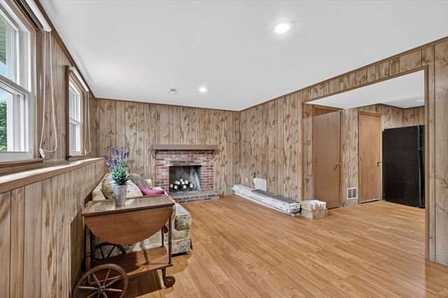 201 Swift Rd, Northbridge, MA 01588