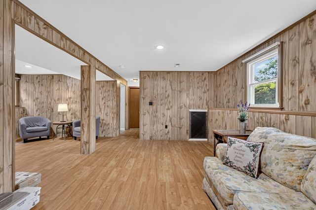 201 Swift Rd, Northbridge, MA 01588