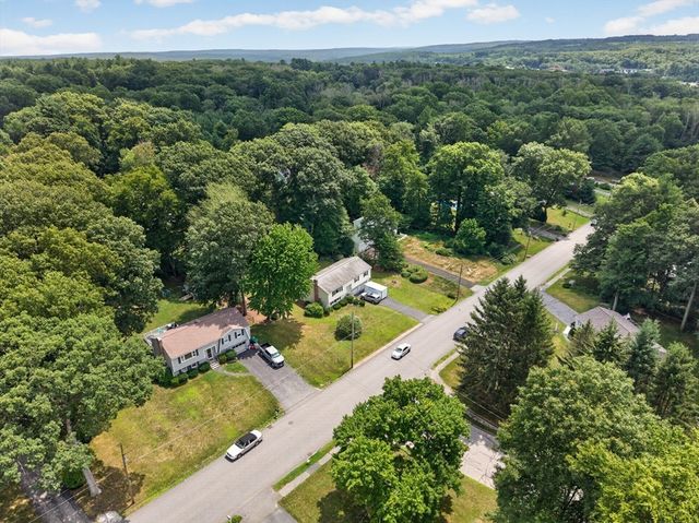 201 Swift Rd, Northbridge, MA 01588