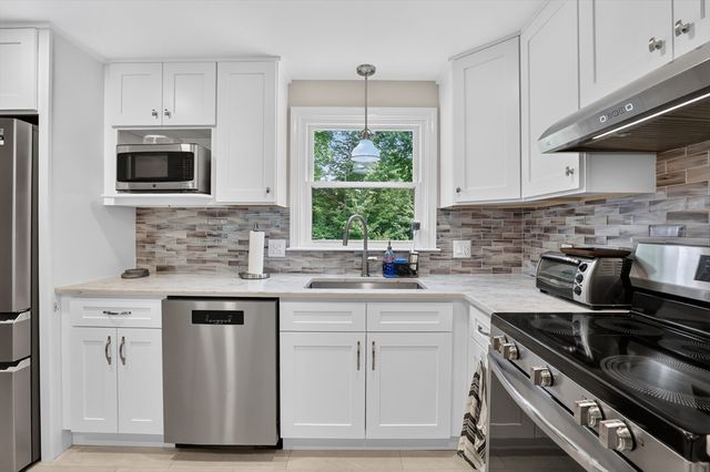 201 Swift Rd, Northbridge, MA 01588