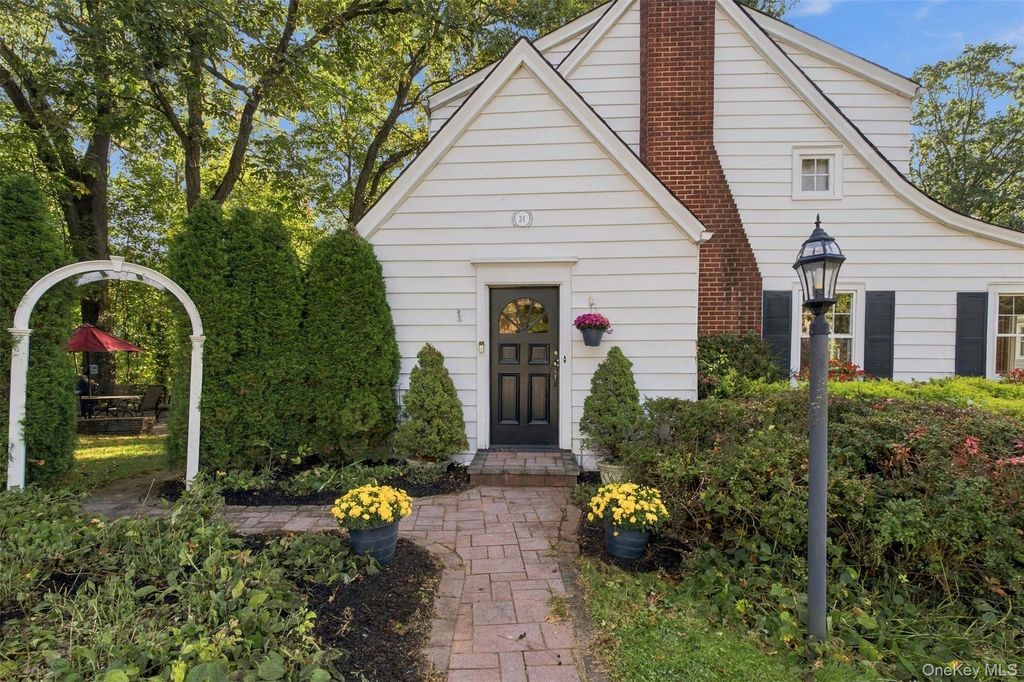 34 General Heath Avenue, White Plains, NY 10603 — exterior