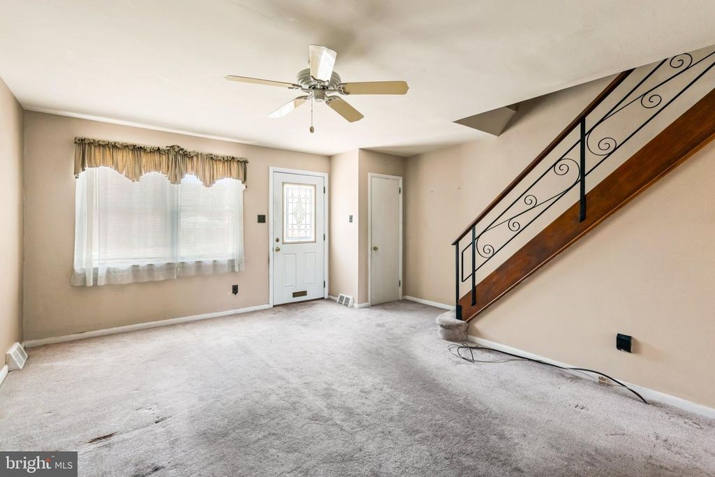 527 MARTIN ST, PHILADELPHIA, PA 19128 — photo 3