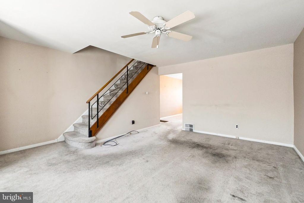 527 MARTIN ST, PHILADELPHIA, PA 19128 — photo 4
