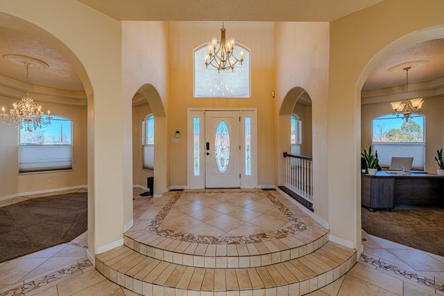 2304 La Vista Court NW, Albuquerque, NM 87120