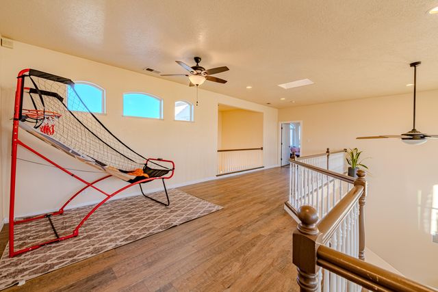 2304 La Vista Court NW, Albuquerque, NM 87120