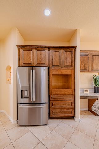 2304 La Vista Court NW, Albuquerque, NM 87120