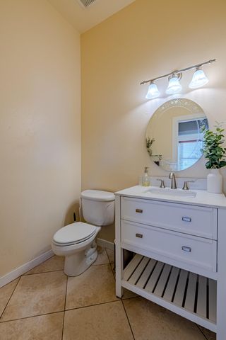 2304 La Vista Court NW, Albuquerque, NM 87120