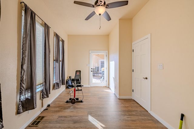 2304 La Vista Court NW, Albuquerque, NM 87120