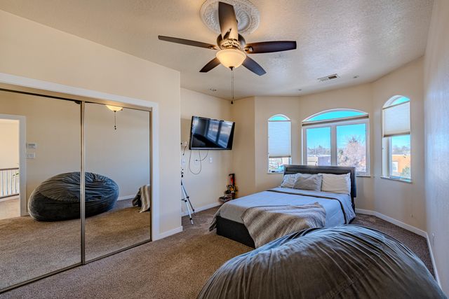 2304 La Vista Court NW, Albuquerque, NM 87120