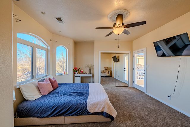 2304 La Vista Court NW, Albuquerque, NM 87120