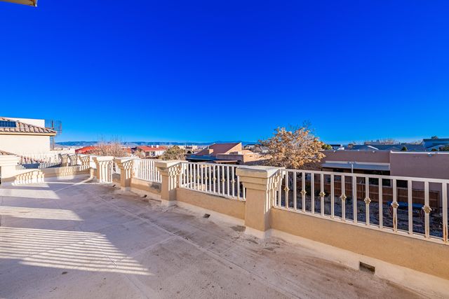 2304 La Vista Court NW, Albuquerque, NM 87120