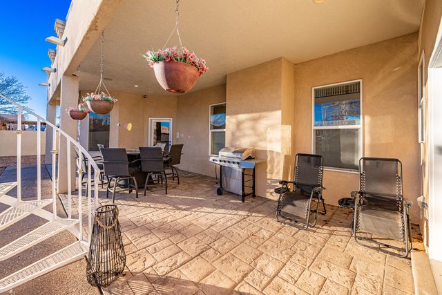 2304 La Vista Court NW, Albuquerque, NM 87120