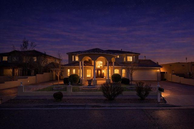 2304 La Vista Court NW, Albuquerque, NM 87120