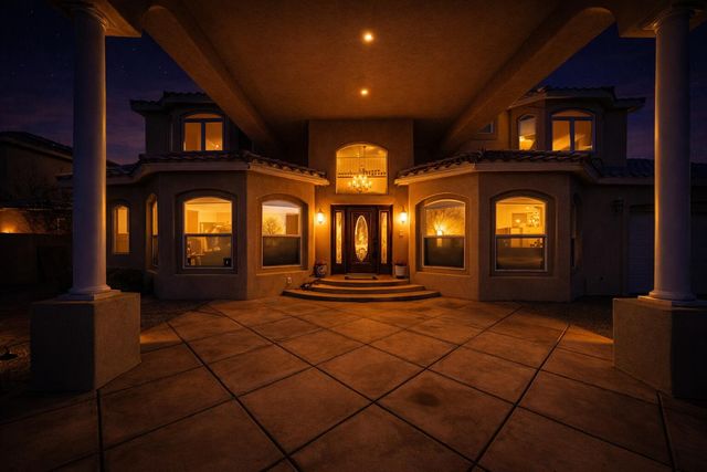 2304 La Vista Court NW, Albuquerque, NM 87120