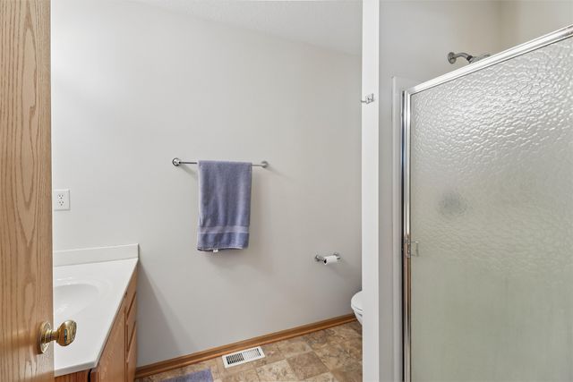 4154 100th Street 14, Urbandale, IA 50322