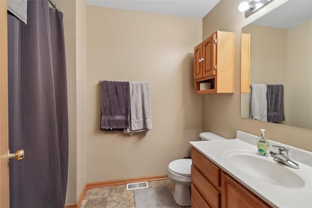 4154 100th Street 14, Urbandale, IA 50322