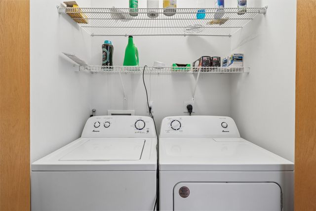 4154 100th Street 14, Urbandale, IA 50322