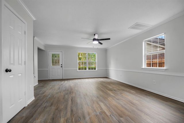 3718 Treasure Island Drive, Montgomery, TX 77356