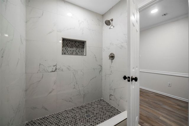 3718 Treasure Island Drive, Montgomery, TX 77356