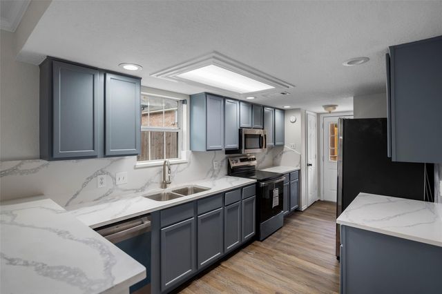 3718 Treasure Island Drive, Montgomery, TX 77356